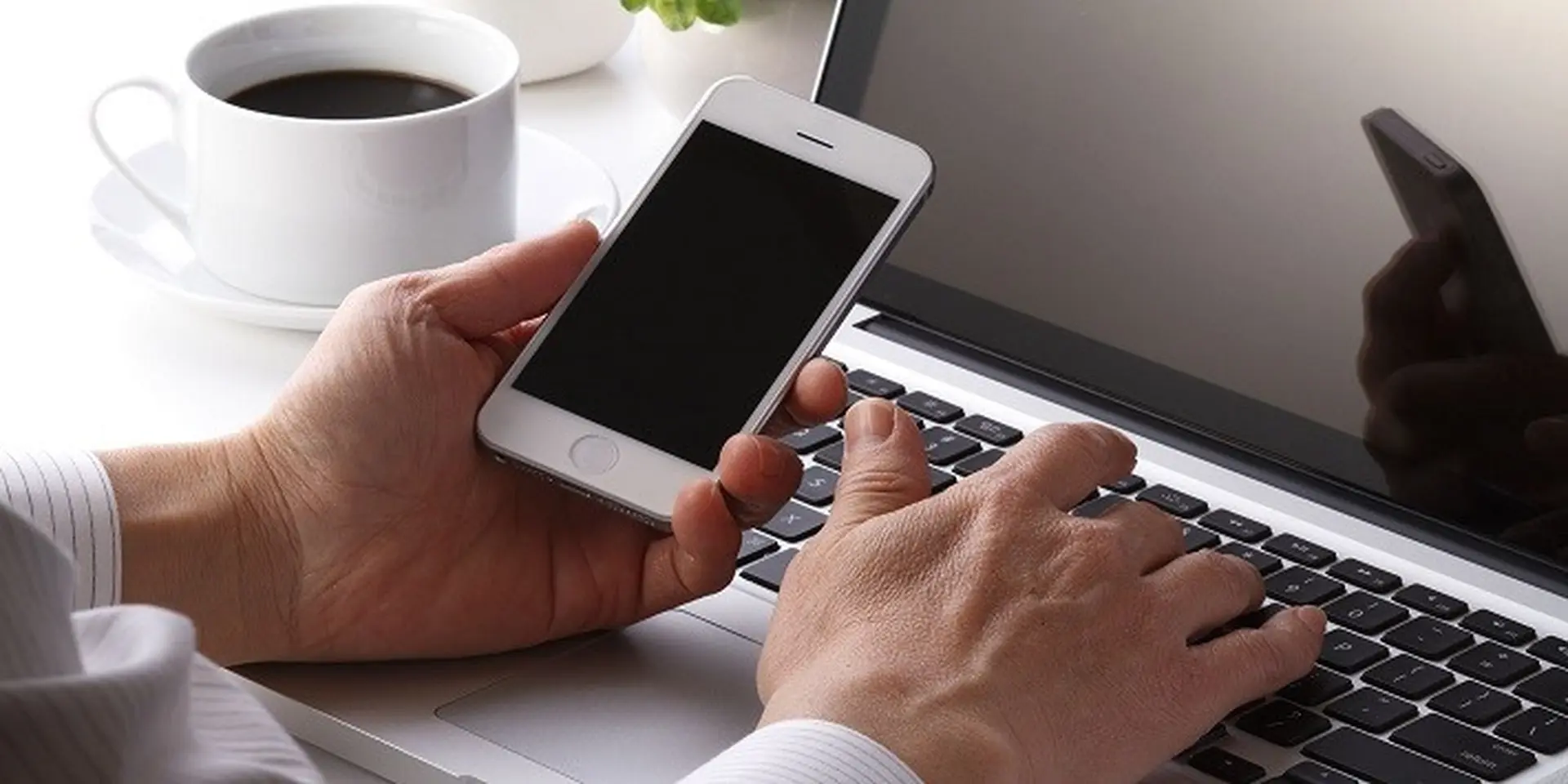 Combo laptop và smartphone tối ưu cho học sinh và sinh viên vừa học, vừa chơi?