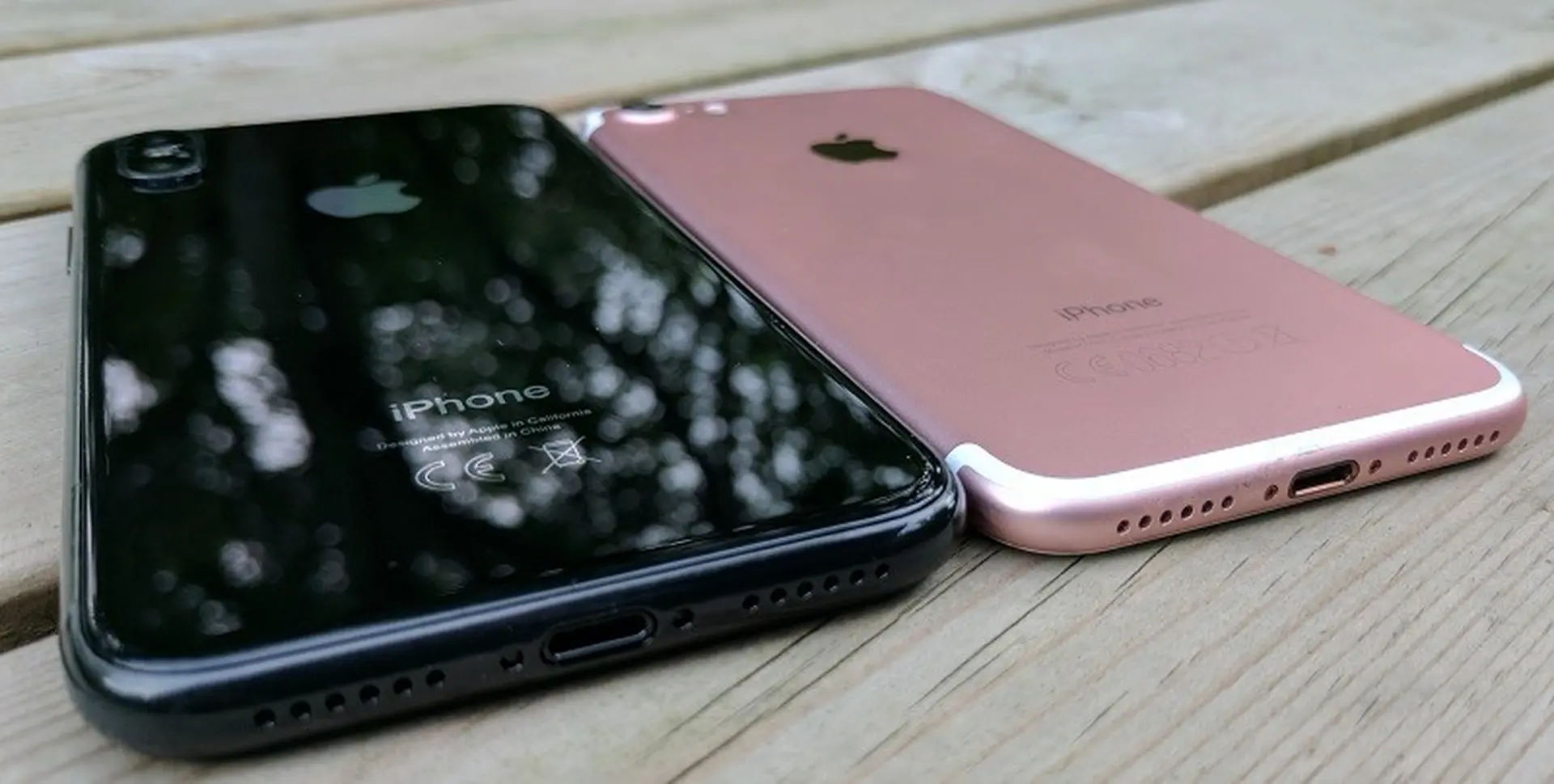 iPhone 8 lộ ảnh thực tế bên cạnh iPhone 7, “quá đẹp so với quy định”