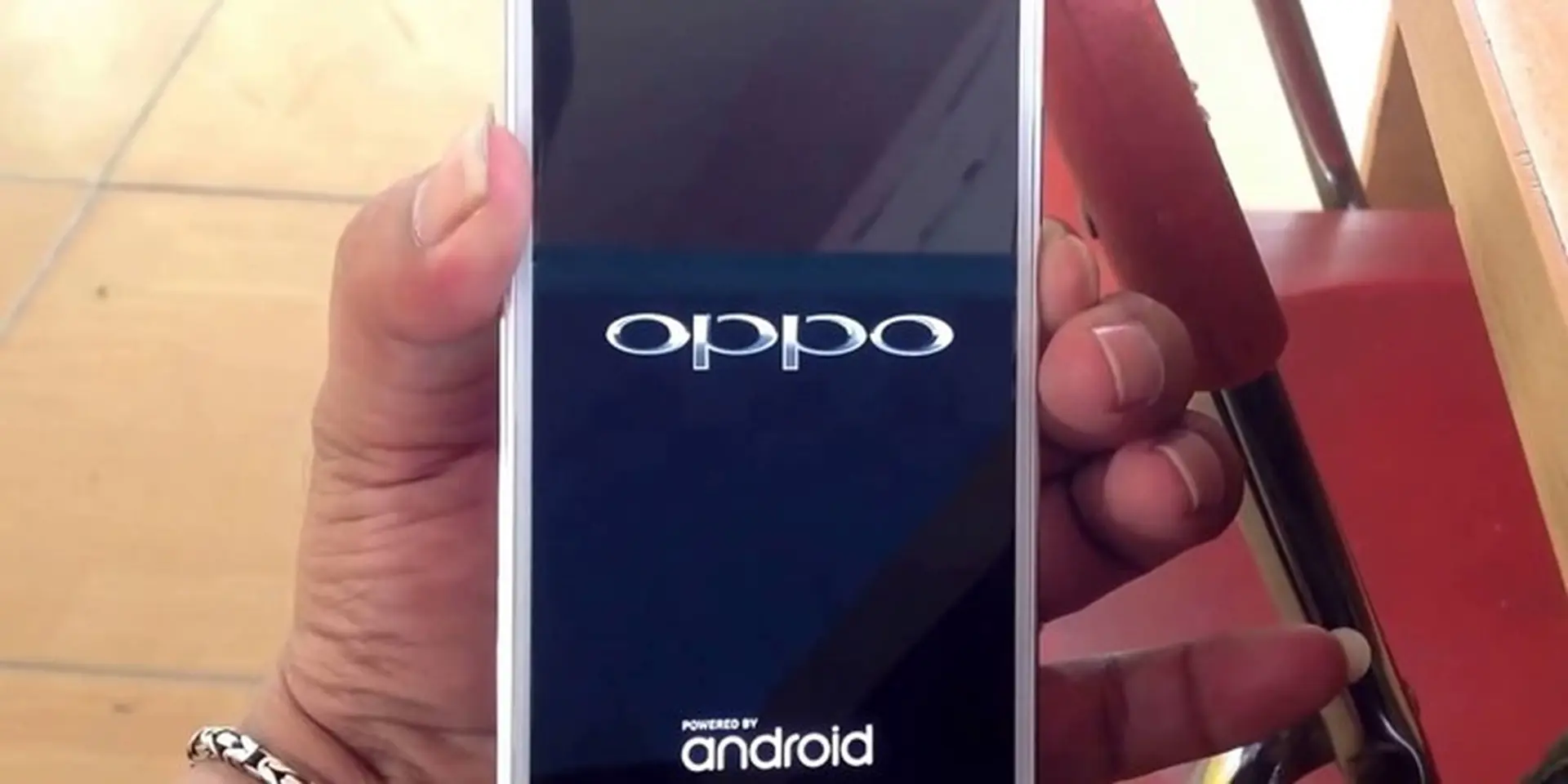 Cách khắc phục lỗi điện thoại Oppo treo logo