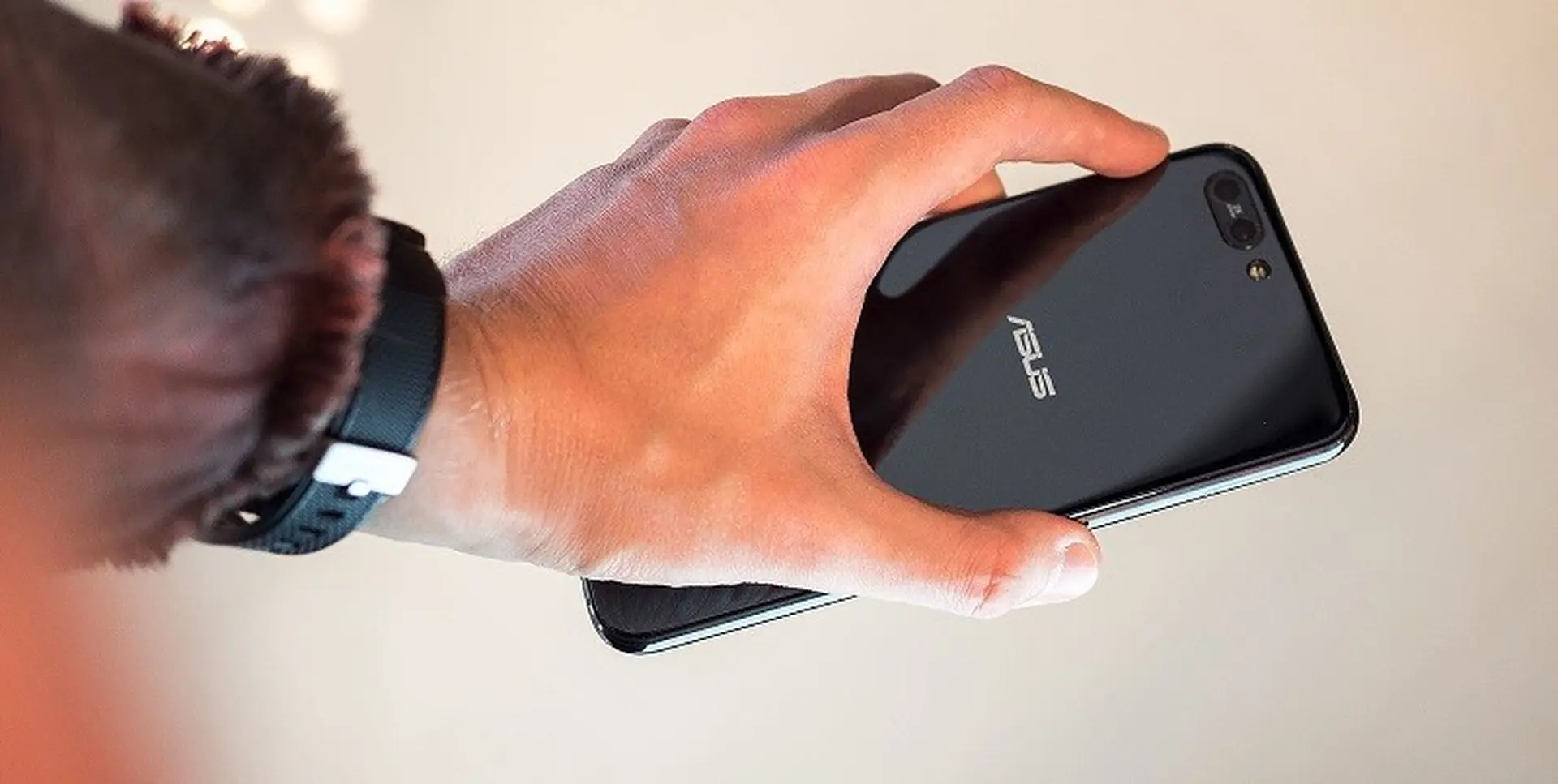 Giá 5 triệu, đây là smartphone camera kép mới tinh đáng mua nhất hiện nay