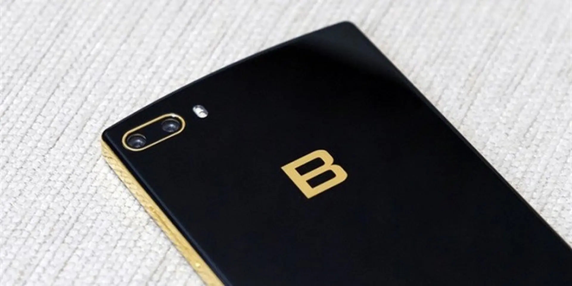 Sứ mệnh "xuất ngoại" của Bphone 2017 Gold đã được định đoạt từ đầu