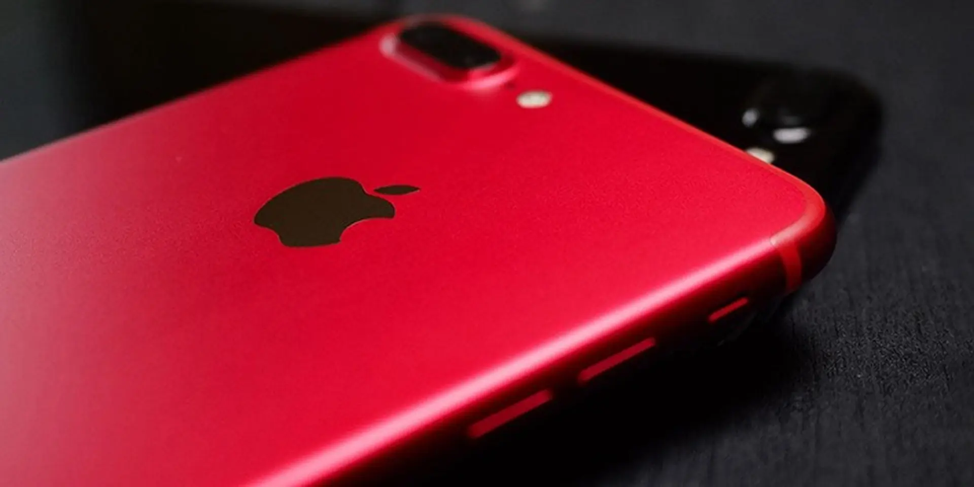 Doanh số iPhone vẫn tăng cao trong khi iPhone 8 chuẩn bị ra mắt