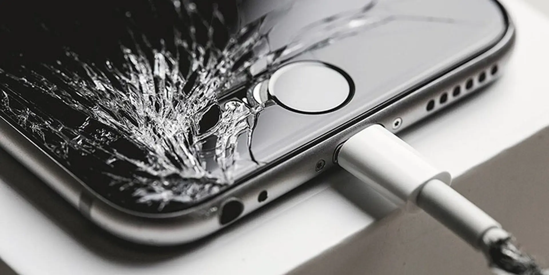 Những hành động sai lầm đang từng ngày hủy hoại iPhone của bạn