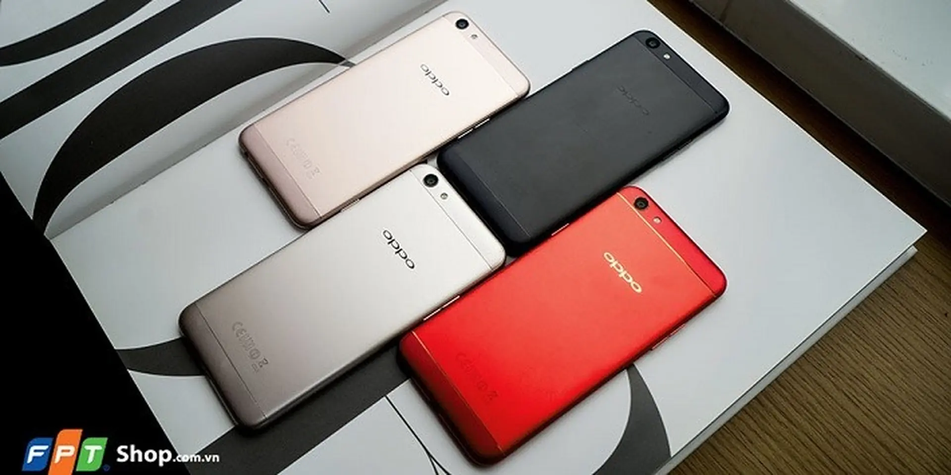 Chiêm ngưỡng và so sánh 4 phiên bản màu sắc của OPPO F3
