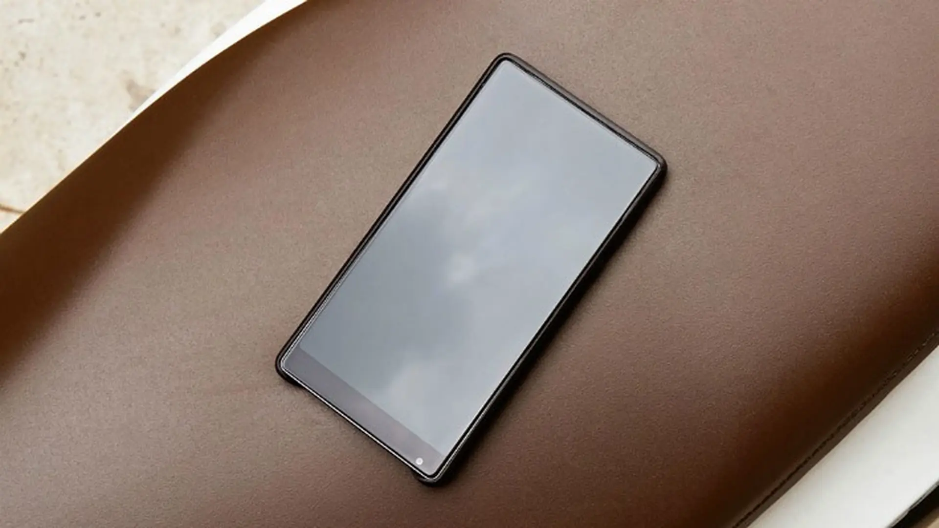 Mi MIX 2 sẽ có camera kép và màn hình không viền?