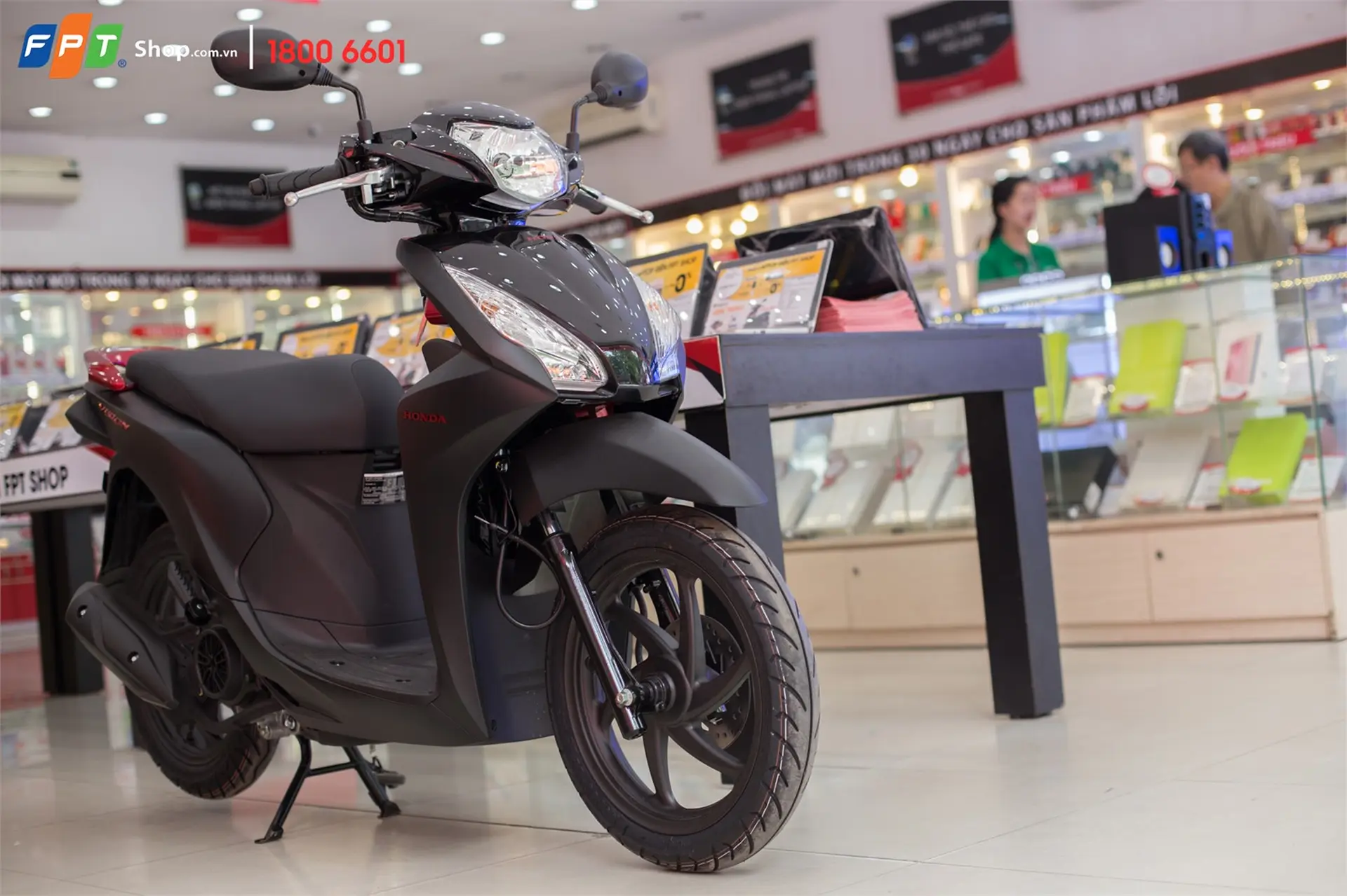 Đến FPT Shop sắm laptop và lái Honda Vision về nhà