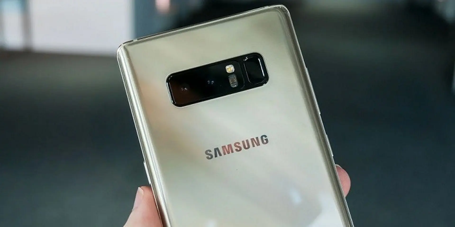 Doanh số Galaxy Note 8 chỉ trong tháng đầu đã đạt 700.000 máy