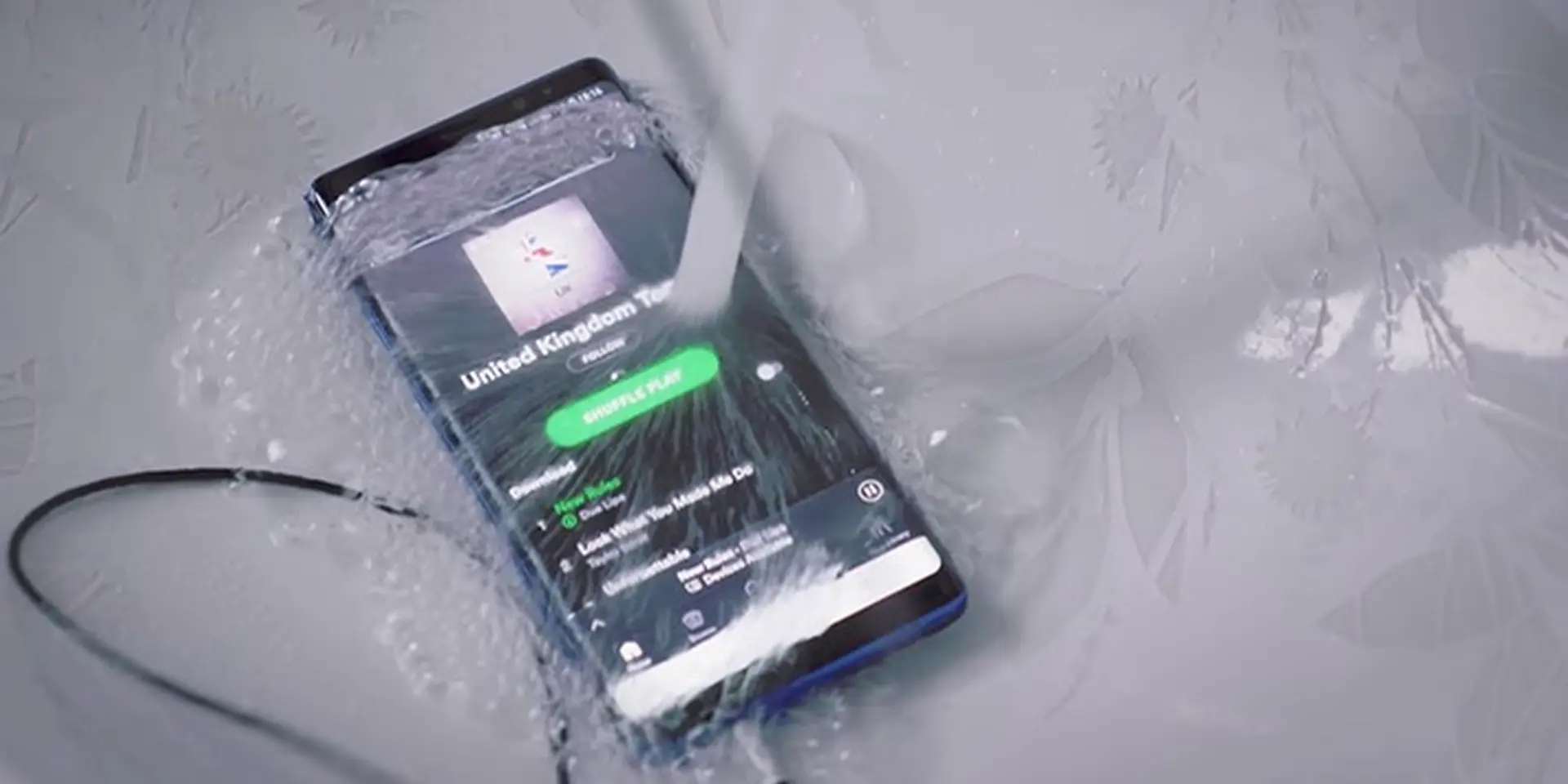 Kiểm tra khả năng chống nước của Galaxy Note 8