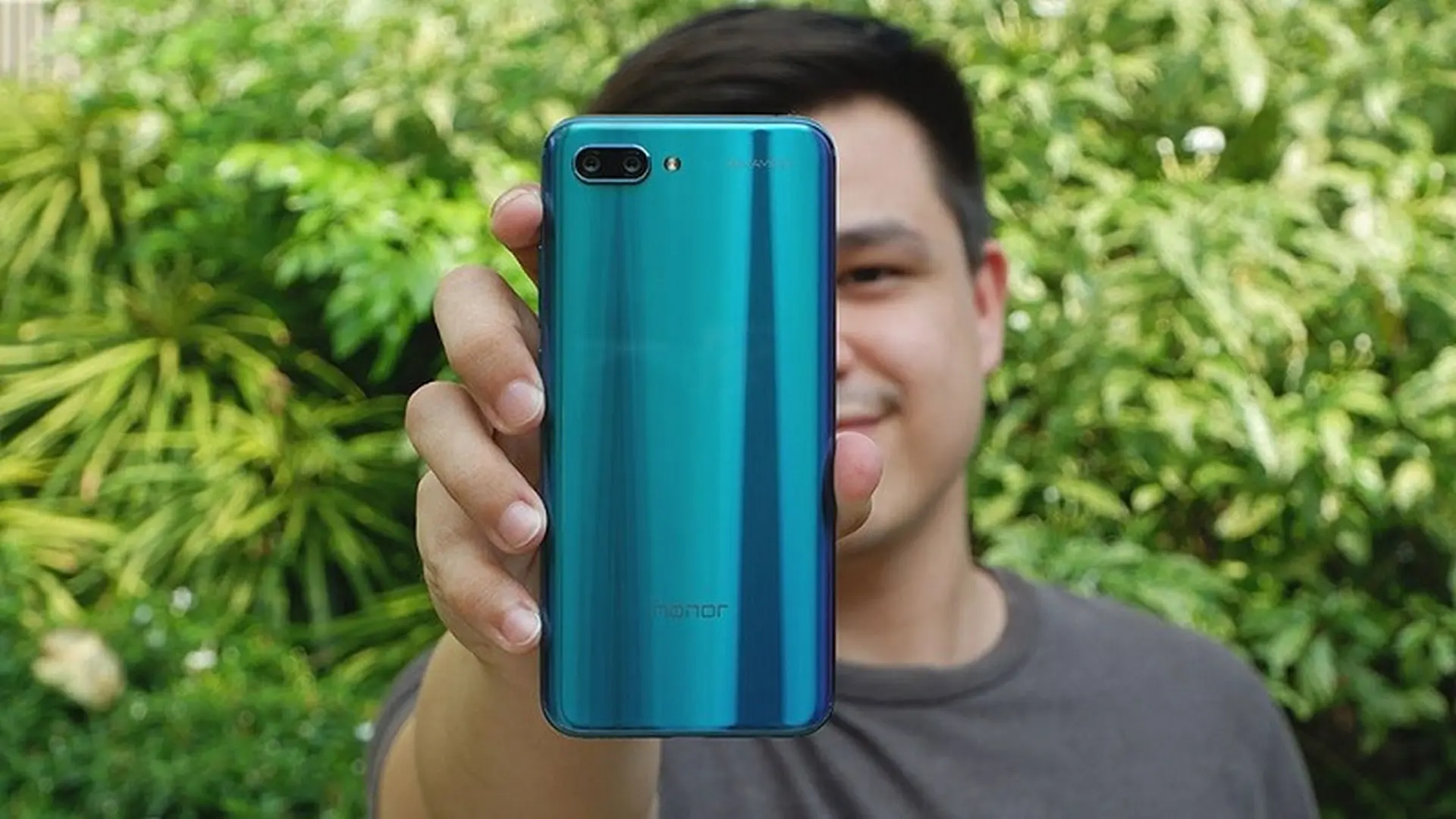 Chỉ cần 10 triệu để tận hưởng trải nghiệm flagship cao cấp. Bạn có tin được không?
