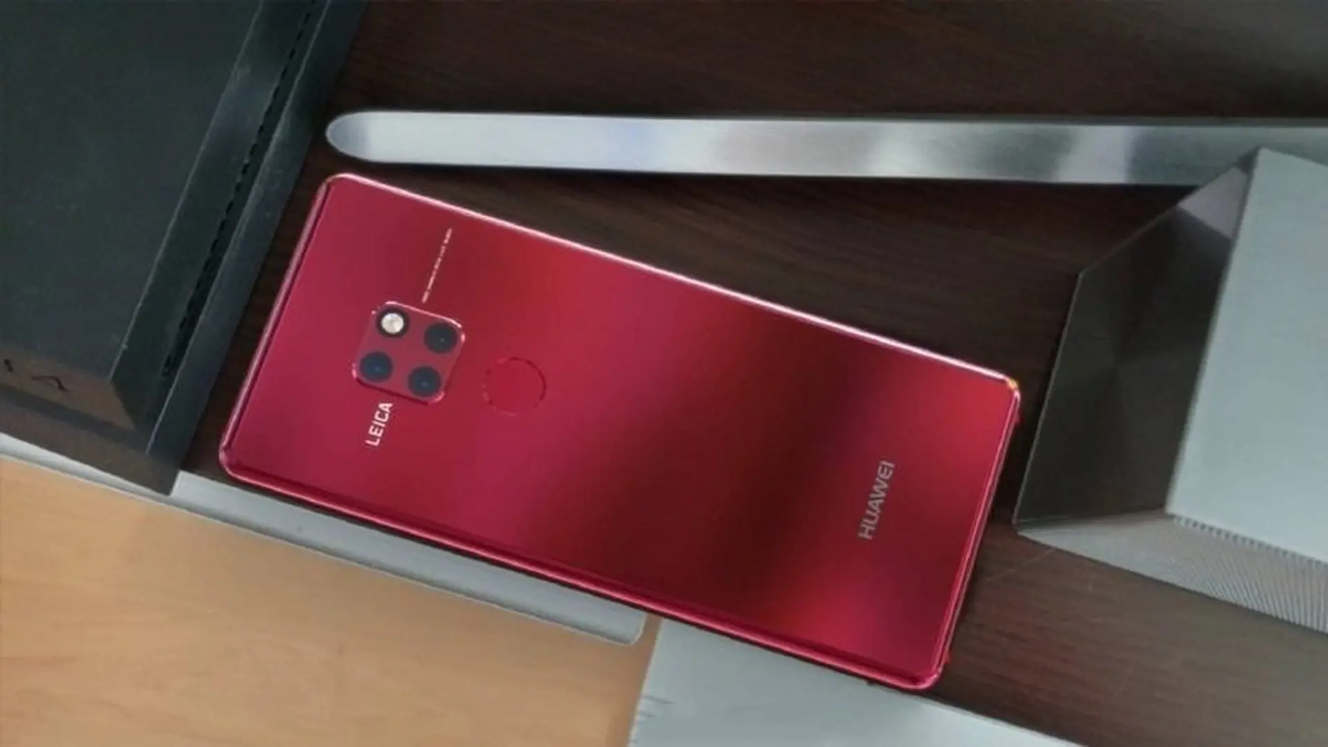 Huawei Mate 20 sẽ có giắc cắm tai nghe 3.5mm, Mate 20 Pro thì không
