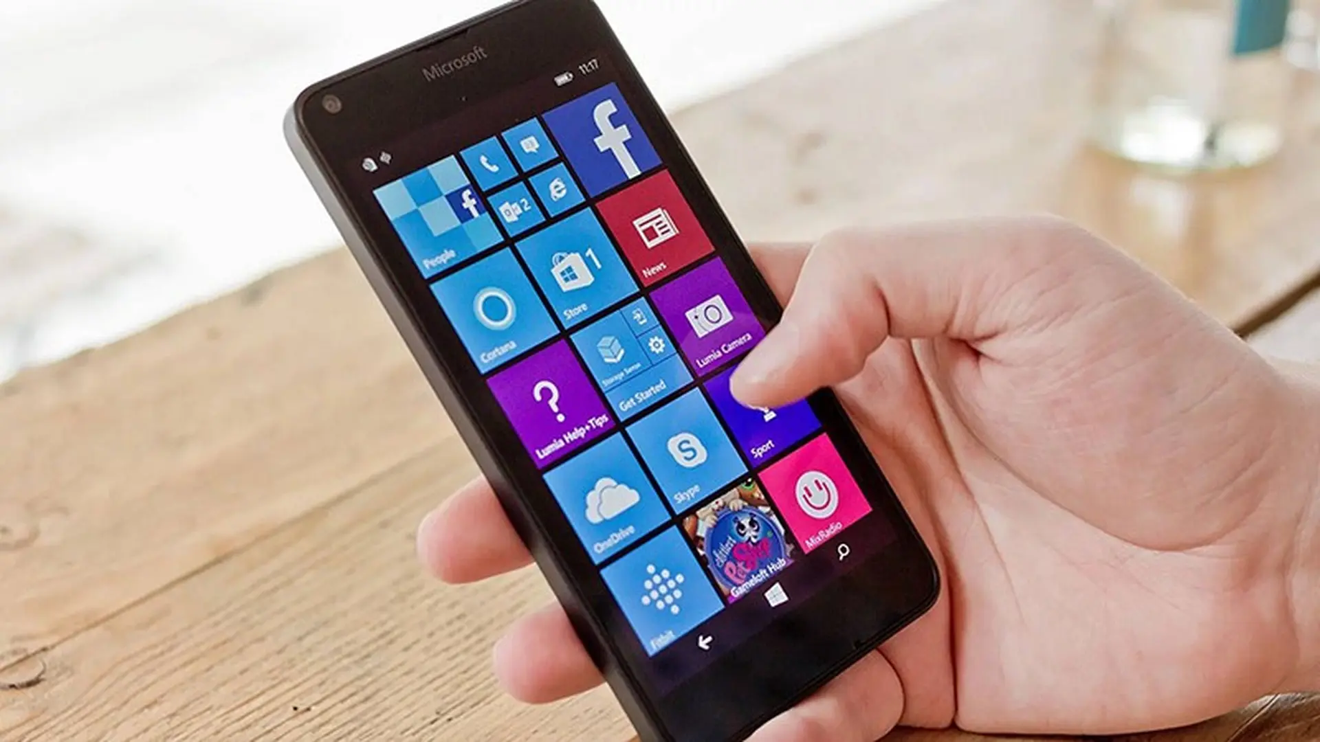 Dù người dùng rất muốn nhưng tại sao Microsoft không tiếp tục làm smartphone?