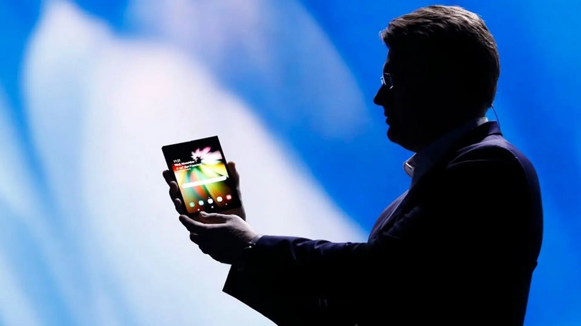 Màn hình của smartphone màn hình gập Infinity Flex có gì thú vị?