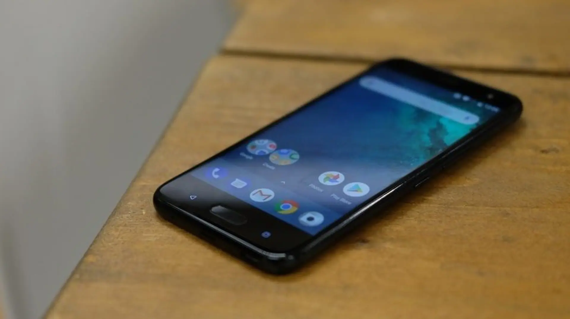 Smartphone đầu tiên của HTC được cập nhật Android 9 Pie