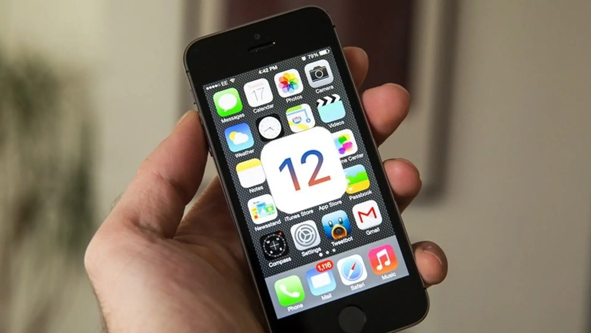 Nếu đang dùng iPhone 5s, bạn nên lên đời iOS 12