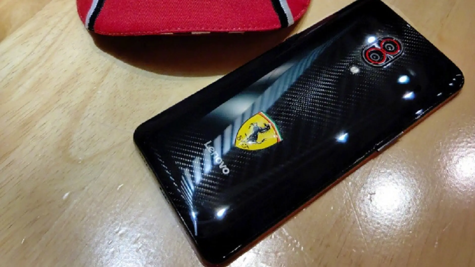 CEO Lenovo chia sẻ những hình ảnh tuyệt đẹp của Z5 Pro GT Ferrari Edition