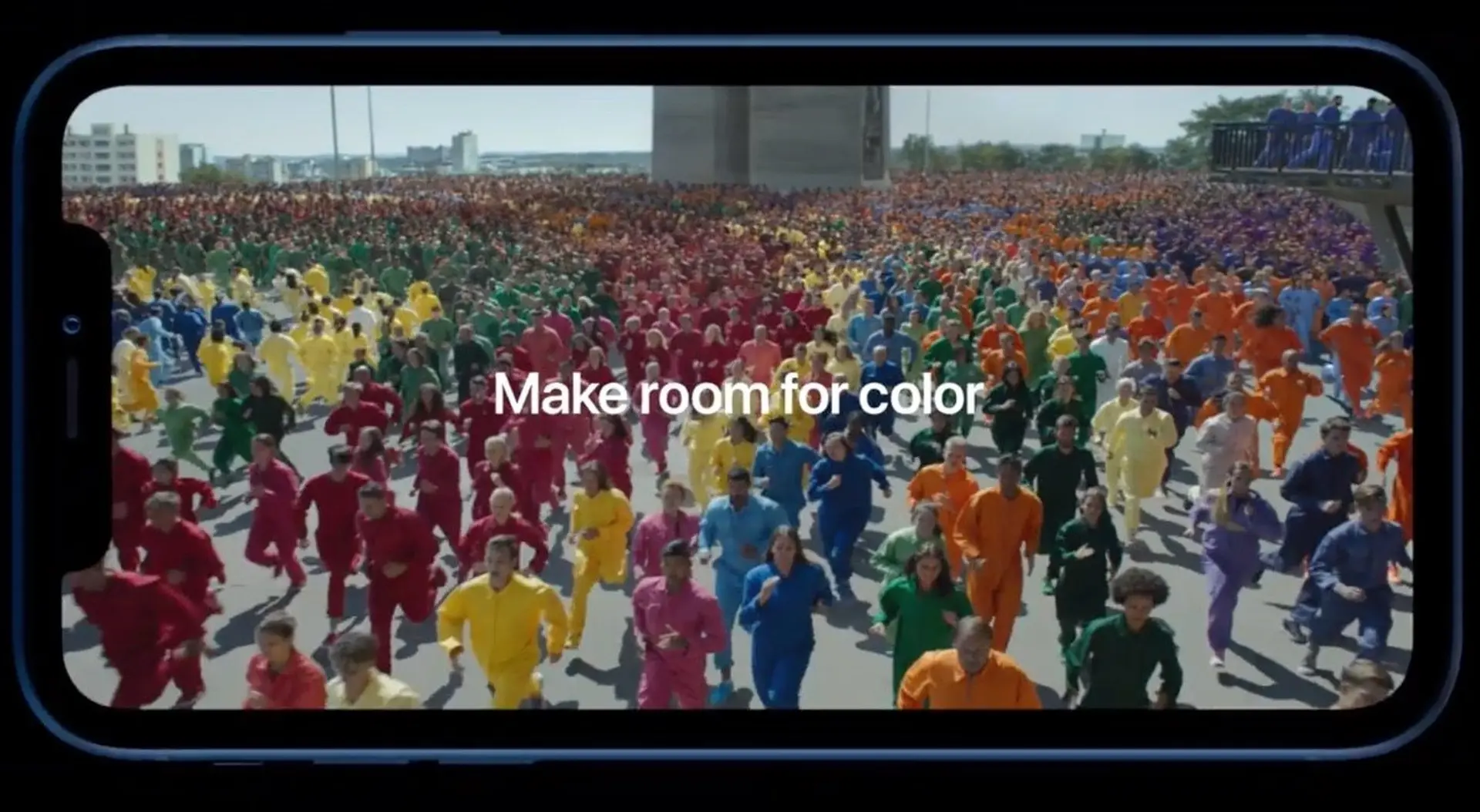 Apple tung video quảng cáo iPhone XR đầy màu sắc