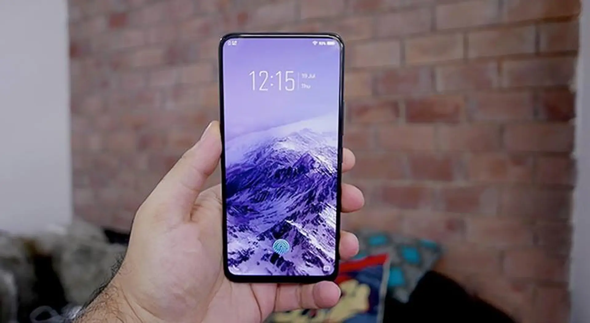Vivo NEX 2 lộ ảnh teaser chính thức, xác nhận thiết kế 2 màn hình và 3 camera sau
