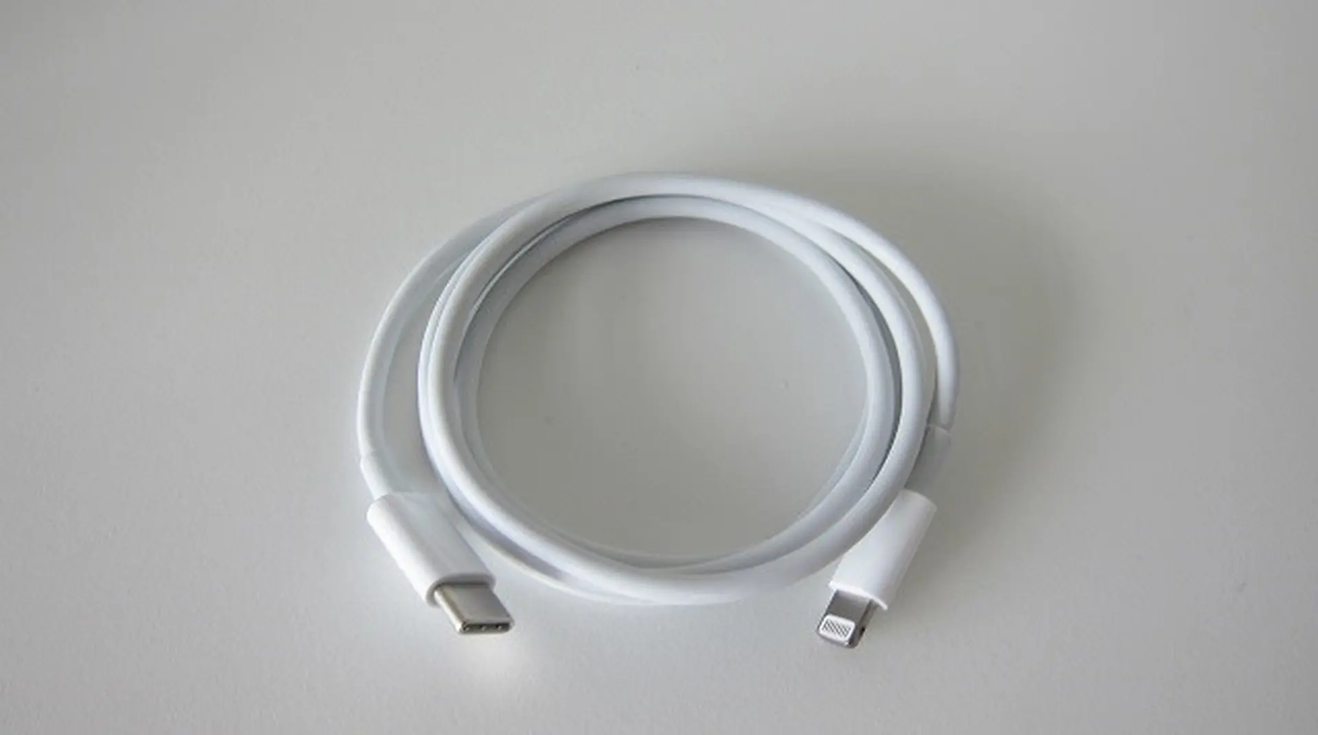 Cáp USB-C to Lighting sẽ rẻ hơn vì Apple cấp phép cho bên thứ 3 sản xuất