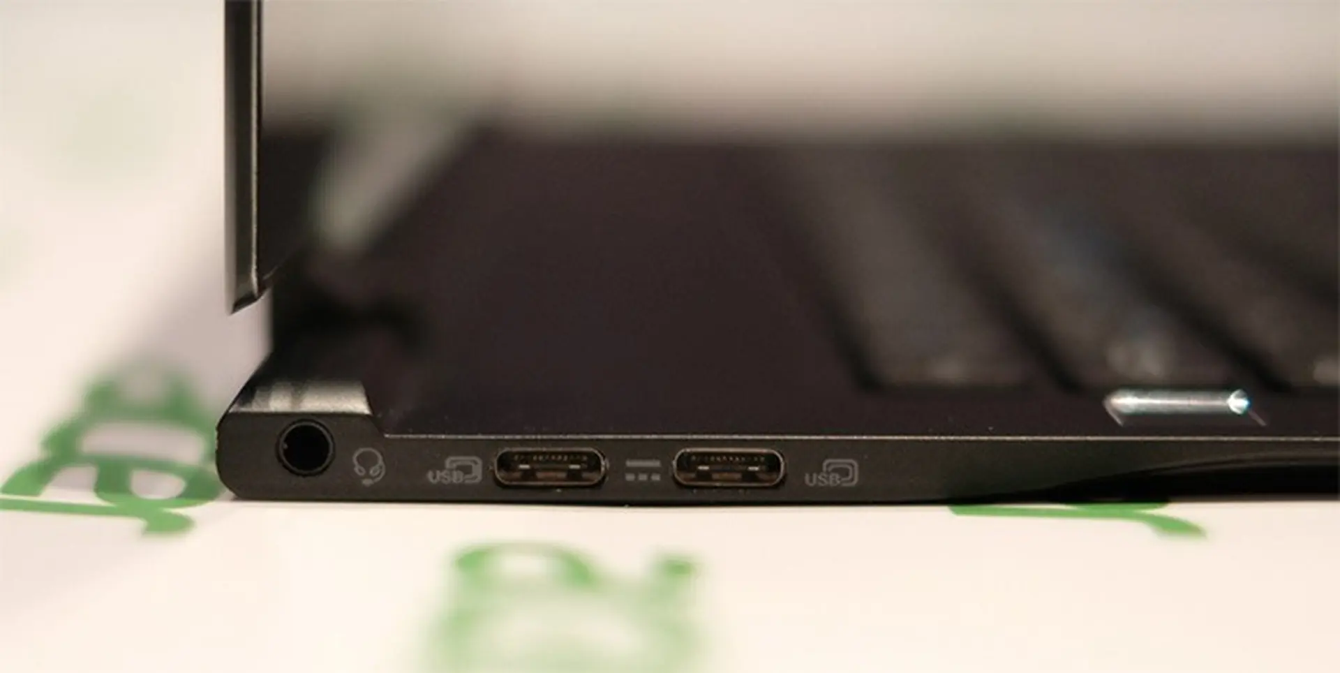 [CES 2018] 5 chiếc laptop nổi bật nhất CES 2018: Mỏng nhất, nhẹ nhất, viền màn hình mỏng nhất, chip mới 