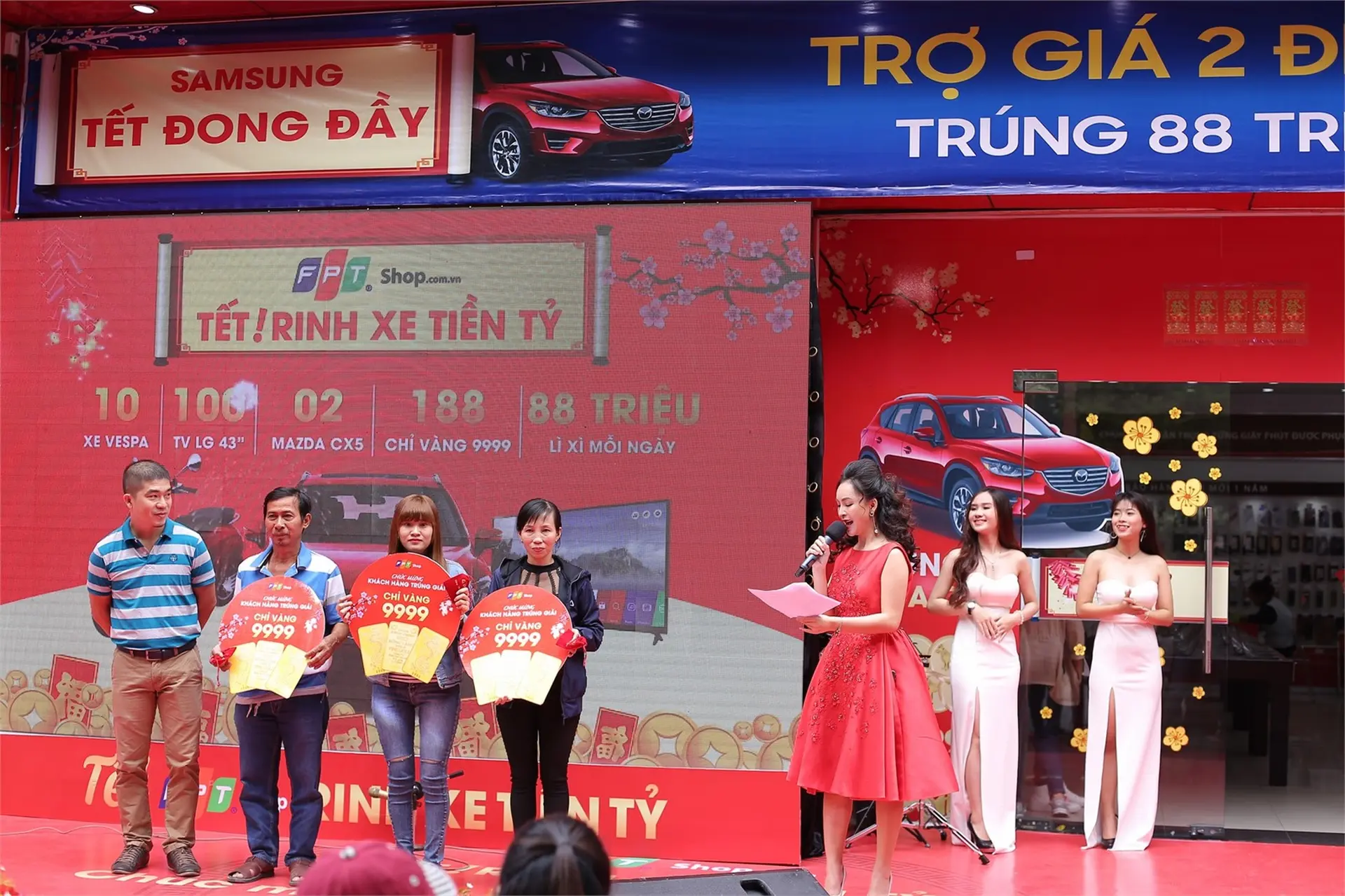FPT Shop trao 15 chỉ vàng 9999 đầu tiên cho khách hàng may mắn khi mua smartphone OPPO