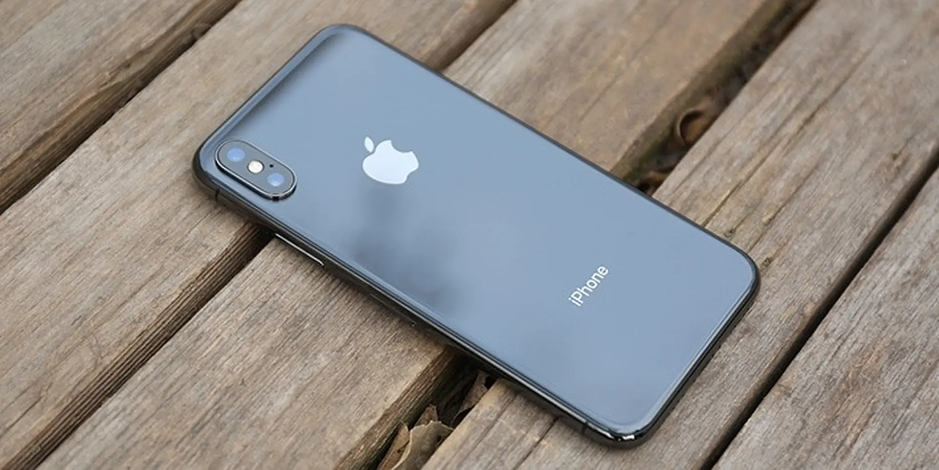 Từ iPhone 4 đến iPhone X: Một vòng tròn cho sự chọn lựa vật liệu thiết kế