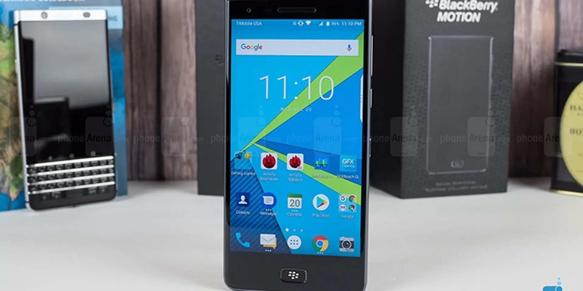 Đánh giá thiết kế và màn hình BlackBerry Motion: vẫn còn đó chất BB