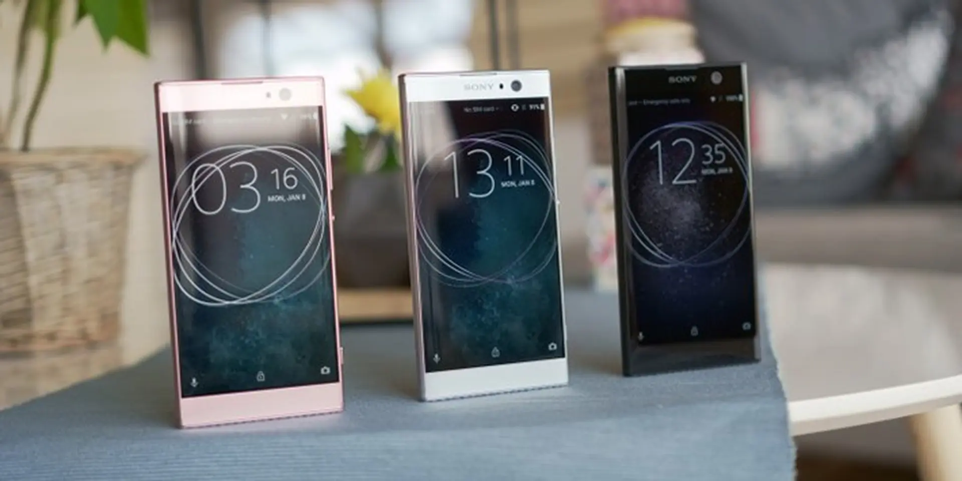 So sánh kích thước bộ đôi Xperia XA2 và XA2 Ultra với các đối thủ tầm trung khác