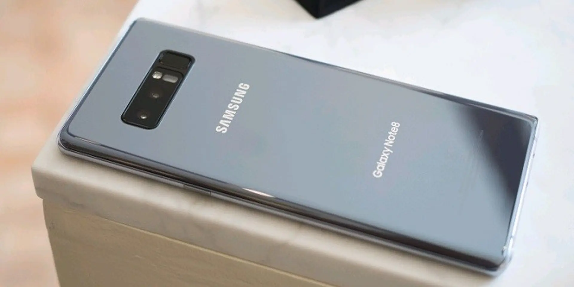 Samsung giới thiệu Galaxy Note8 Orchid Grey (Tím khói) tại Việt Nam, giá không đổi