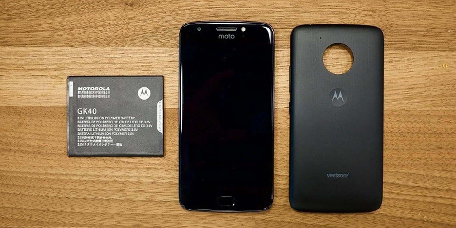 Tại sao smartphone pin gắn liền tốt hơn pin rời?