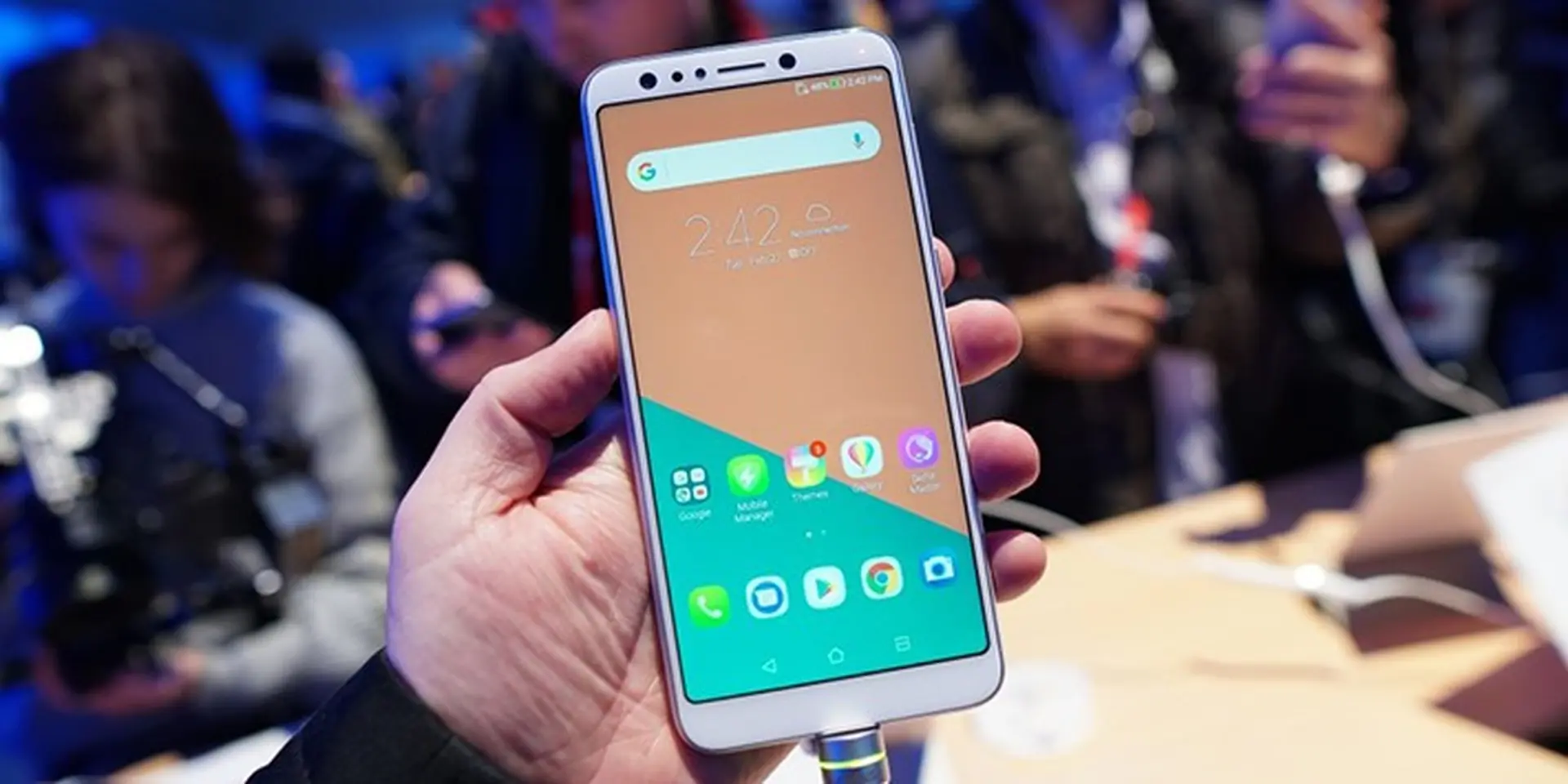 ASUS ZenFone 5 Lite chính thức ra mắt với thiết kế không viền, 4 camera trước sau