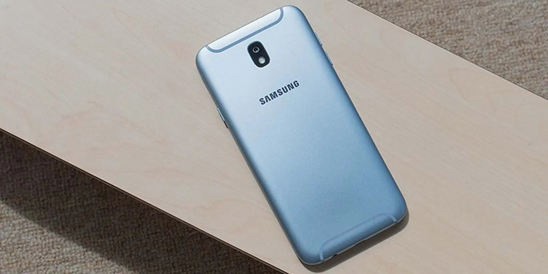 Xu hướng thiết kế nào đang thống trị smartphone tầm trung?