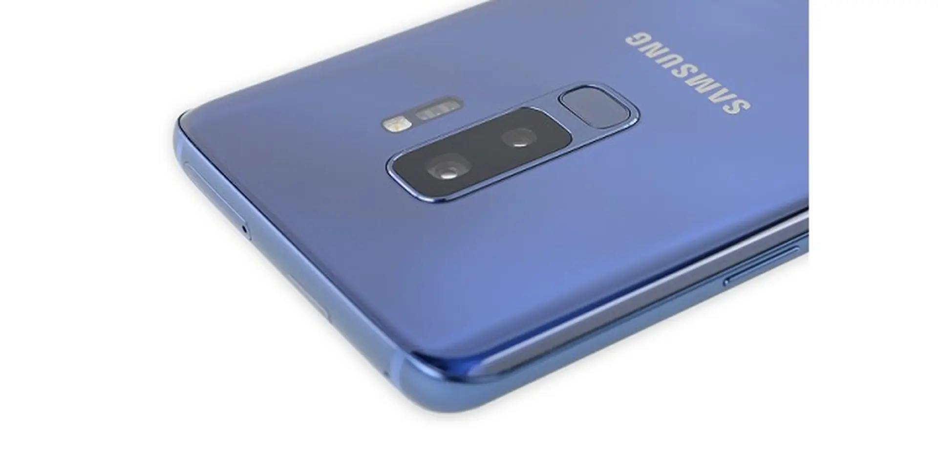 Mổ bụng Samsung Galaxy S9+ cho thấy có một số thay đổi quan trọng bên trong