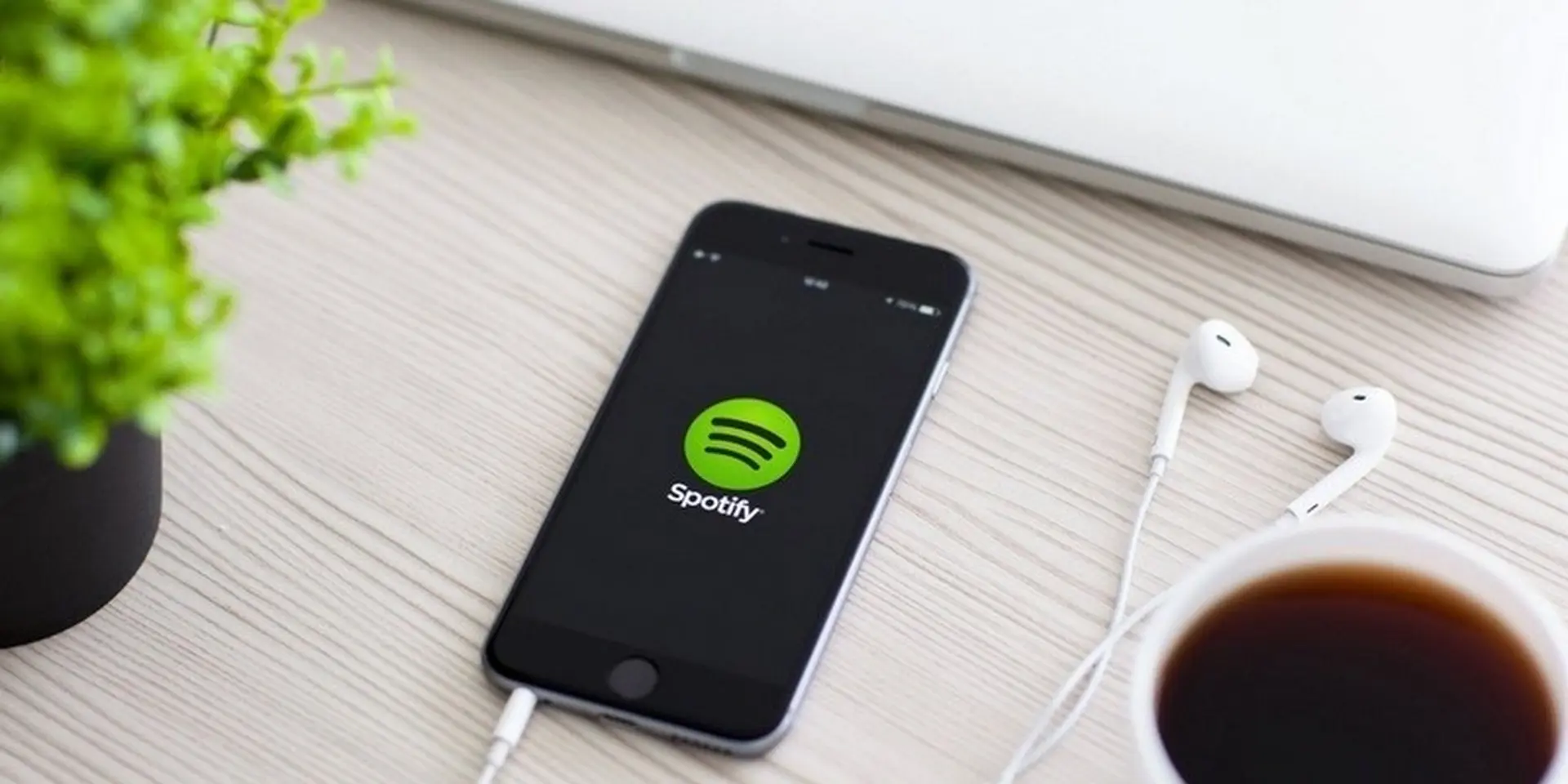 Bỏ ra 59k/tháng cho gói Premium để nghe nhạc trên Spotify có đáng?