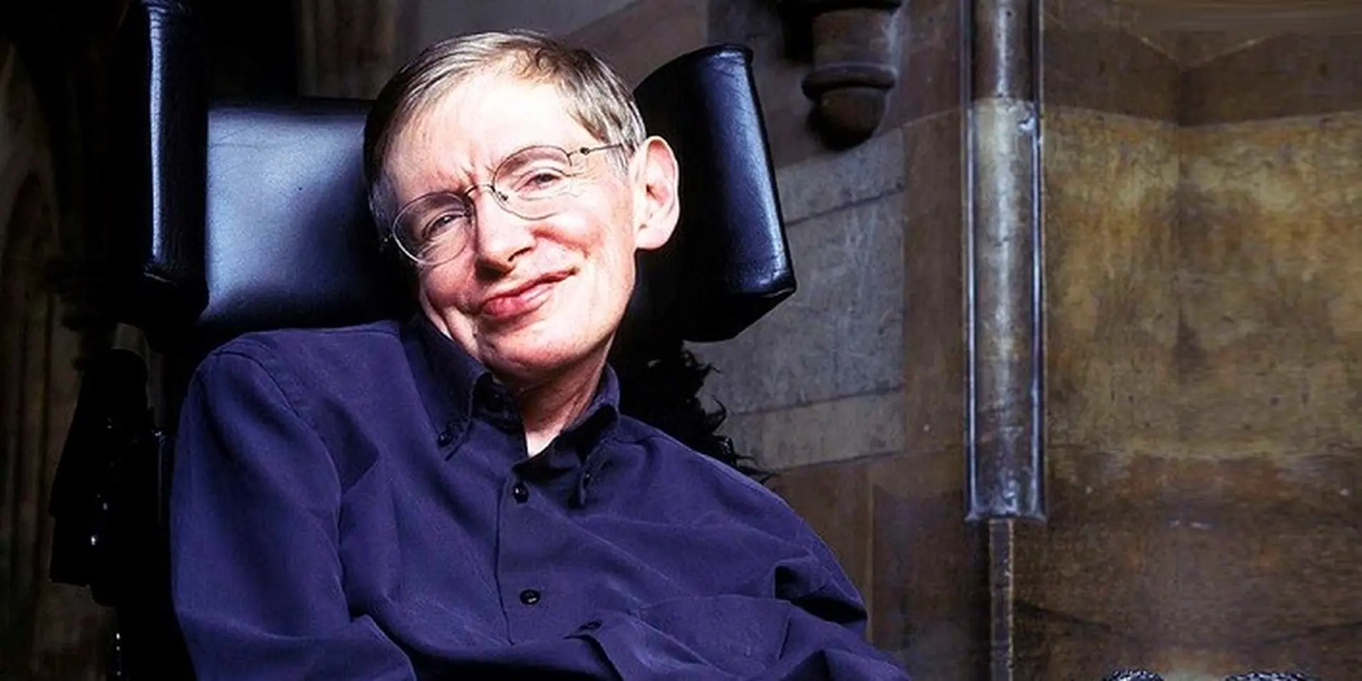 Thiên tài vật lý Stephen Hawking vừa qua đời