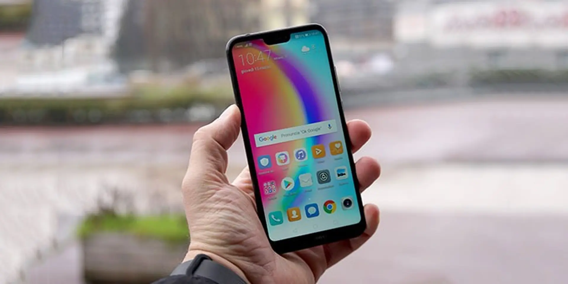 Trên tay Huawei P20 Lite dù chưa ra mắt chính thức: Có notch, camera dọc như iPhone X