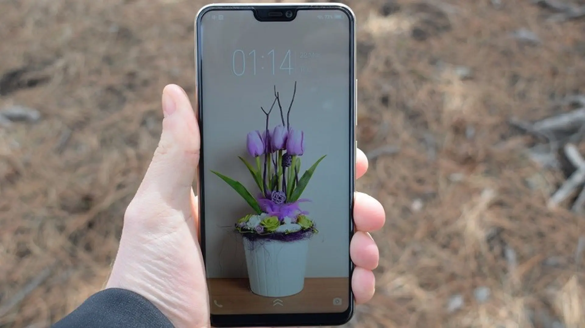 Trên tay Vivo V9: Smartphone tai thỏ, chuyên selfie với camera 24MP AI