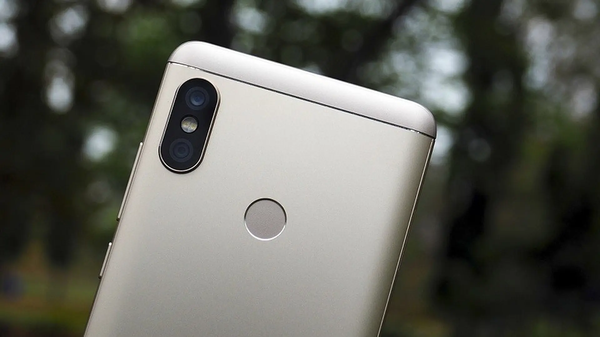 Xiaomi Redmi Note 5 có gì thú vị mà khiến người dùng Việt mong chờ đến vậy?