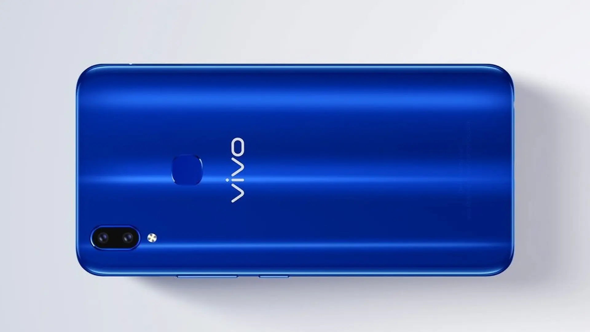 Vivo V9 màu xanh Sapphire lộ diện kèm cấu hình và giá bán