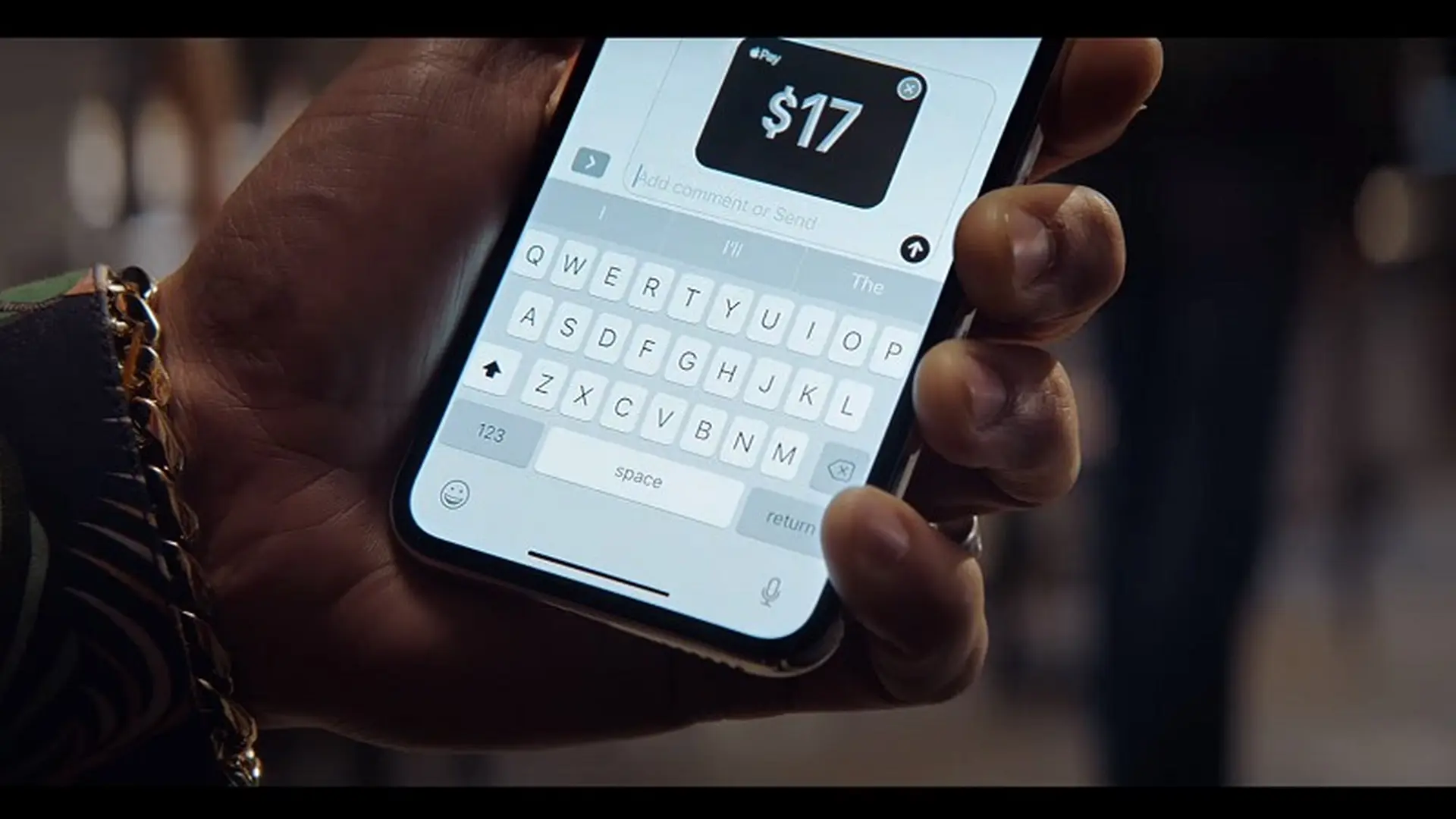 Apple tung video quảng cáo về tính năng gửi tiền qua tin nhắn của iPhone X