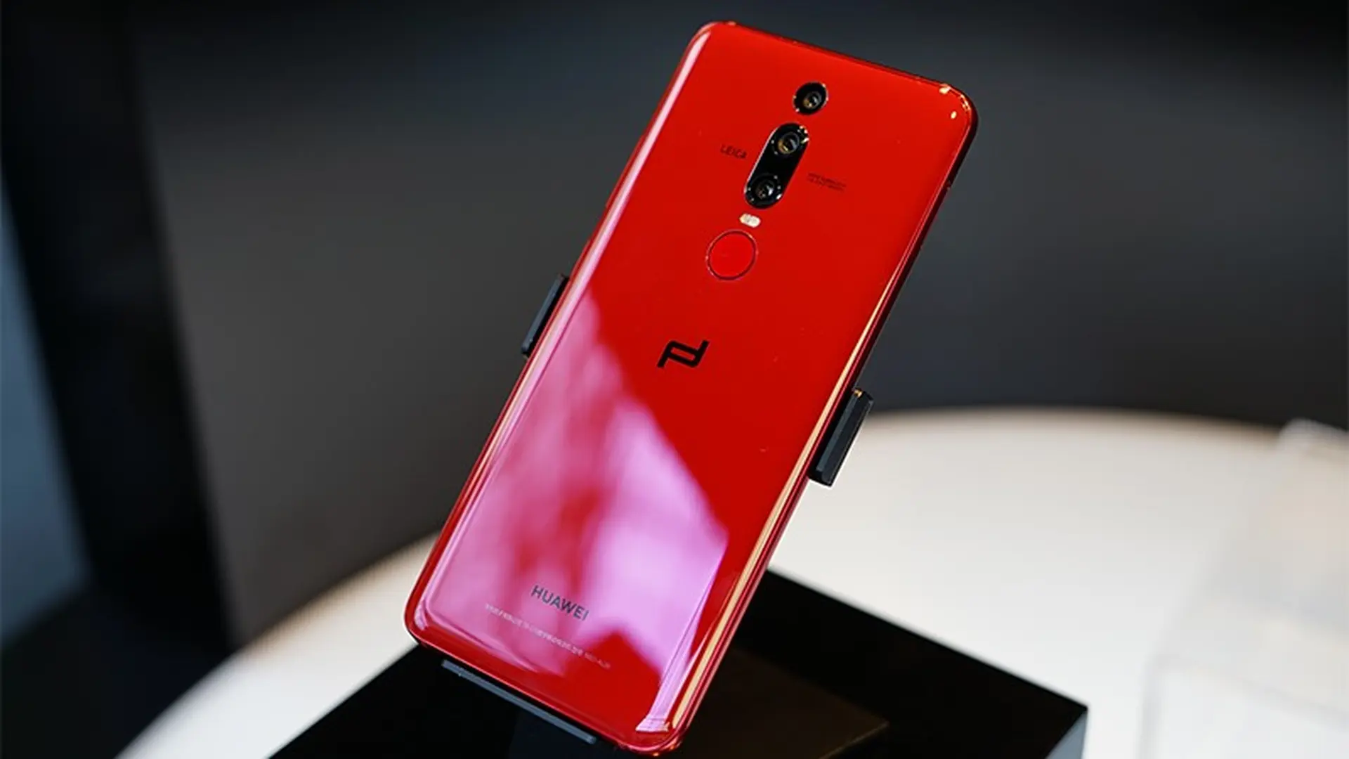 Trên tay Porsche Design Huawei Mate RS: toàn bộ tinh hoa của Huawei