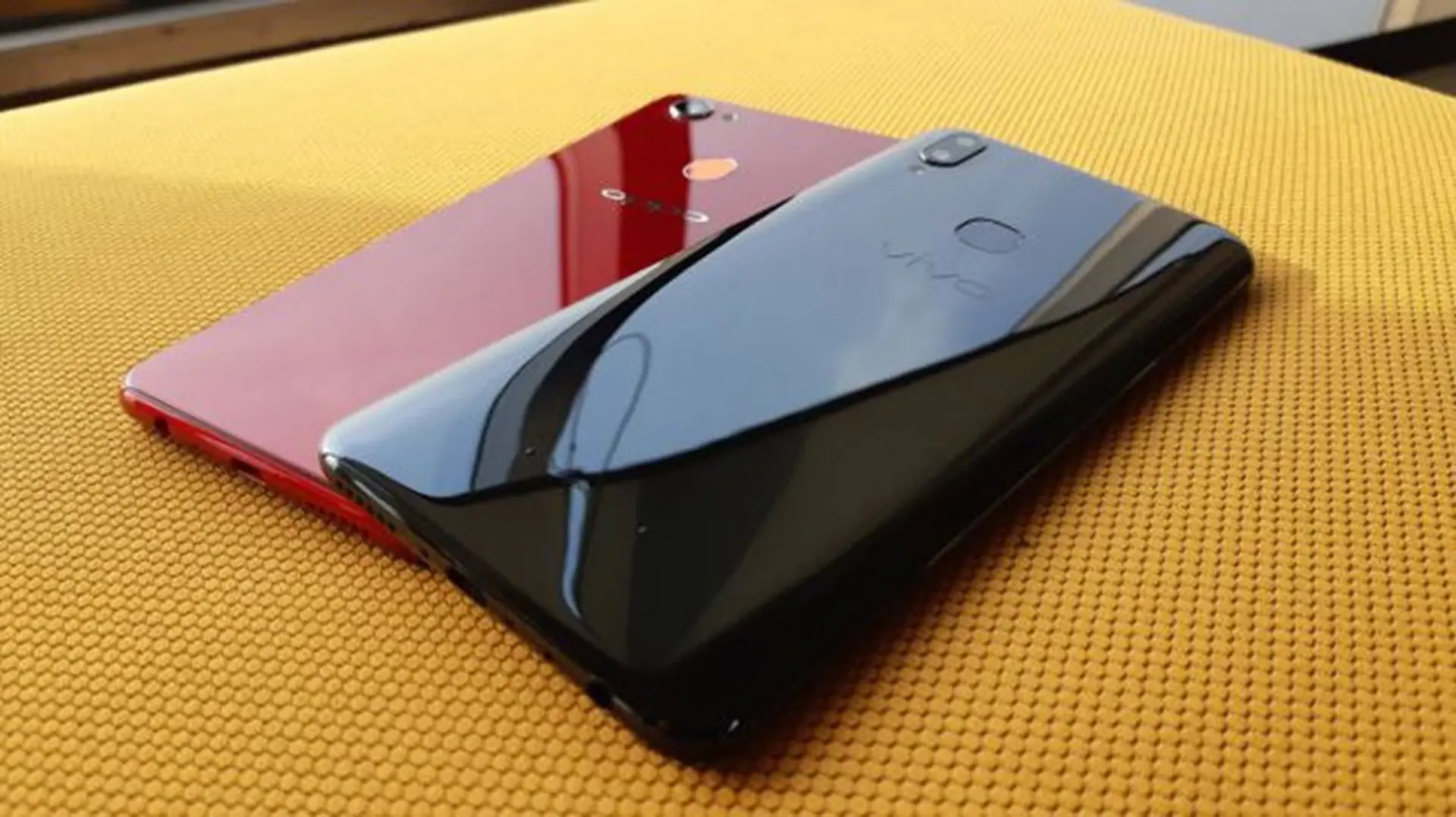 So sánh toàn diện Vivo V9 và OPPO F7, hai smartphone tầm trung hot nhất hiện nay