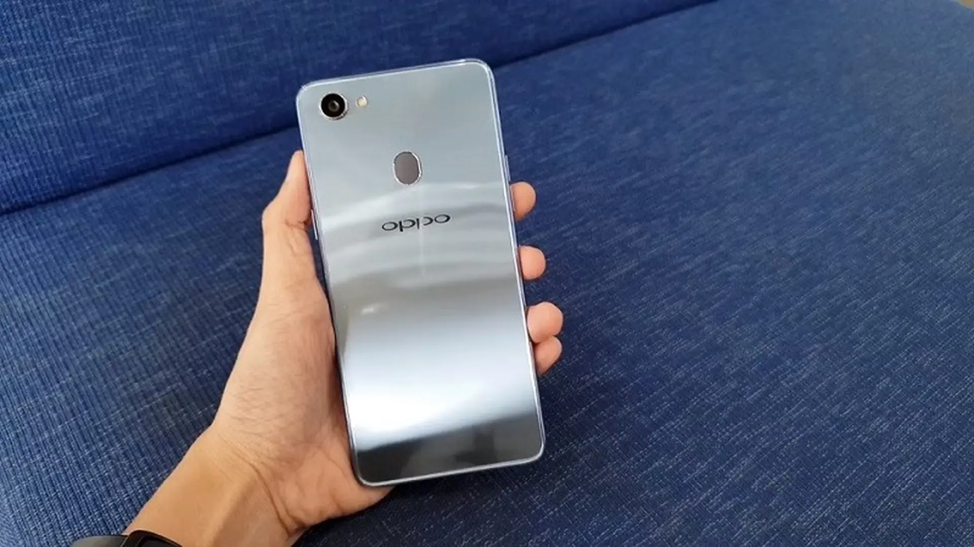 Trên tay OPPO F7 phiên bản “xám ánh trăng” ngay tại Việt Nam, thiết kế đẹp như iPhone X