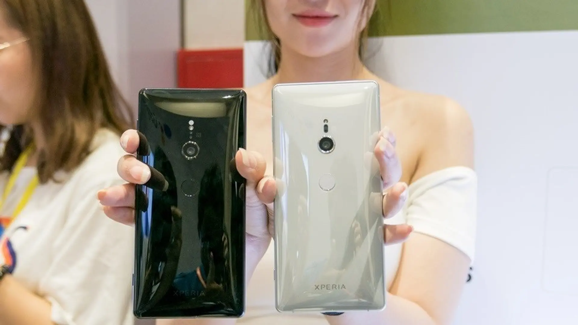  Xperia XZ2 ra mắt tại Việt Nam: Thiết kế Ambient Flow, quay phim 4K HDR giá 19.99 triệu đồng