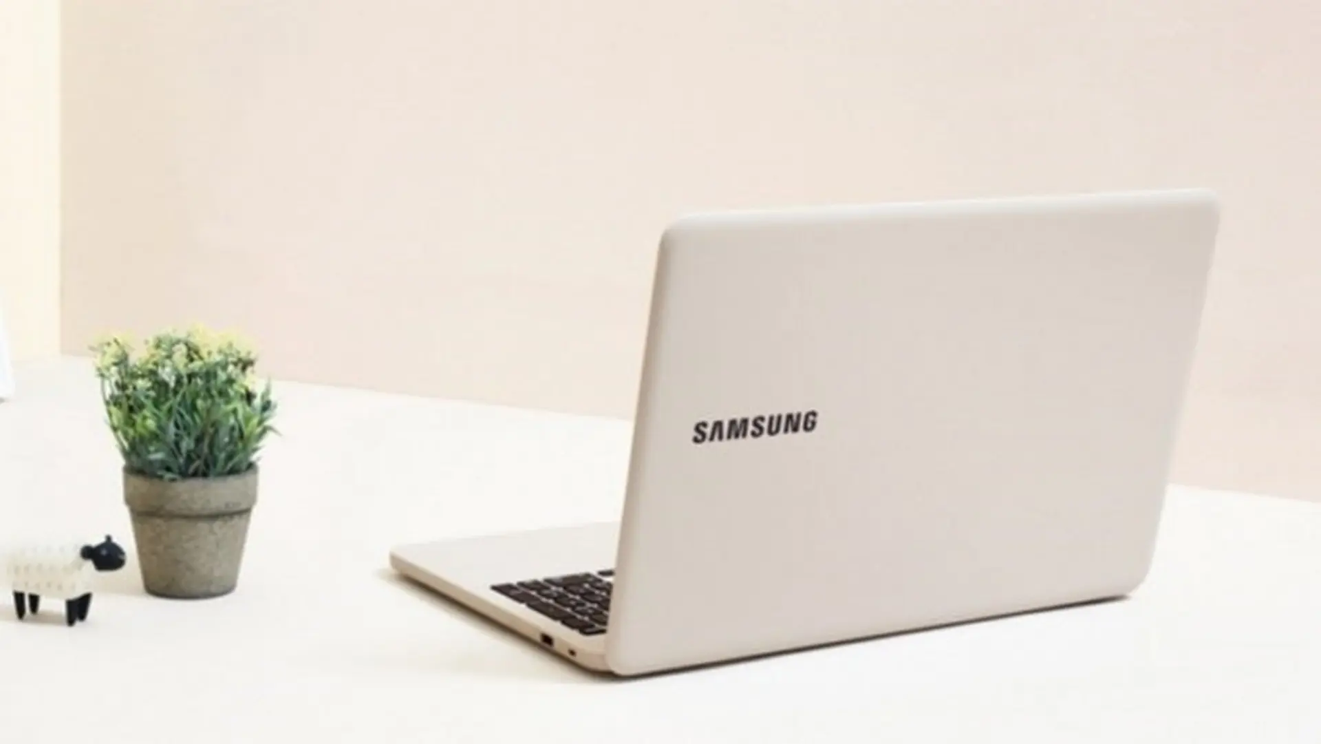 Samsung ra mắt 2 laptop Notebook 3 và Notebook 5 dùng chip Intel Core i7 thế hệ 8