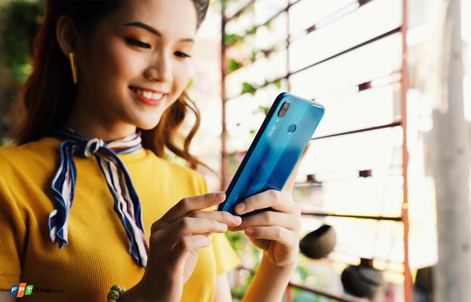 Chiêm ngưỡng bộ đôi Huawei Nova 3e phiên bản Klein Blue và Midnight Black