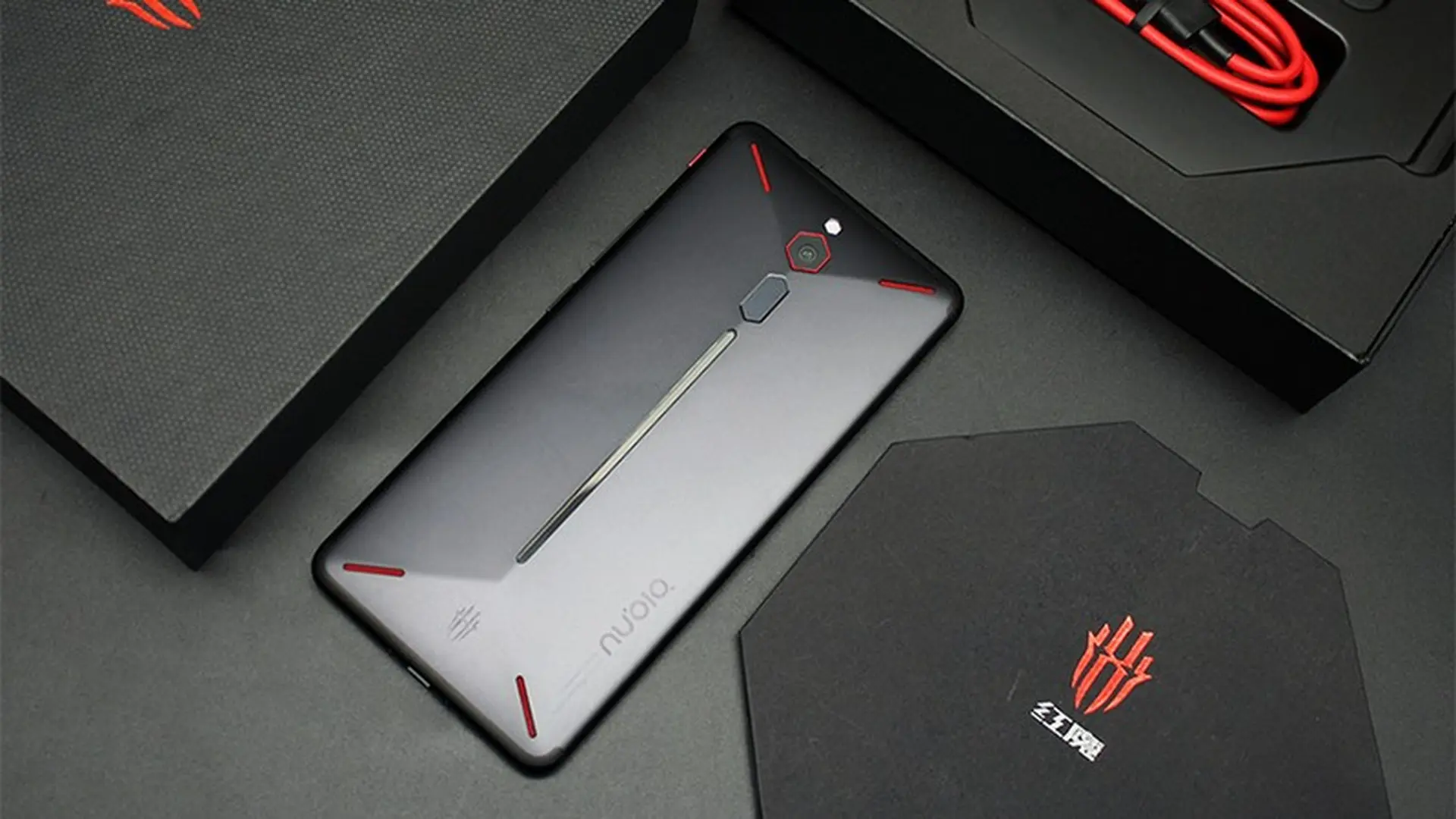 Mở hộp điện thoại chơi game Nubia Red Magic: chơi game cũng cần phải đẹp
