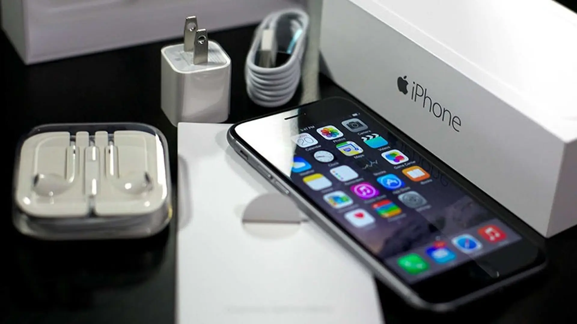 5 smartphone bán chạy nhất hệ thống FPT Shop trong tháng 3