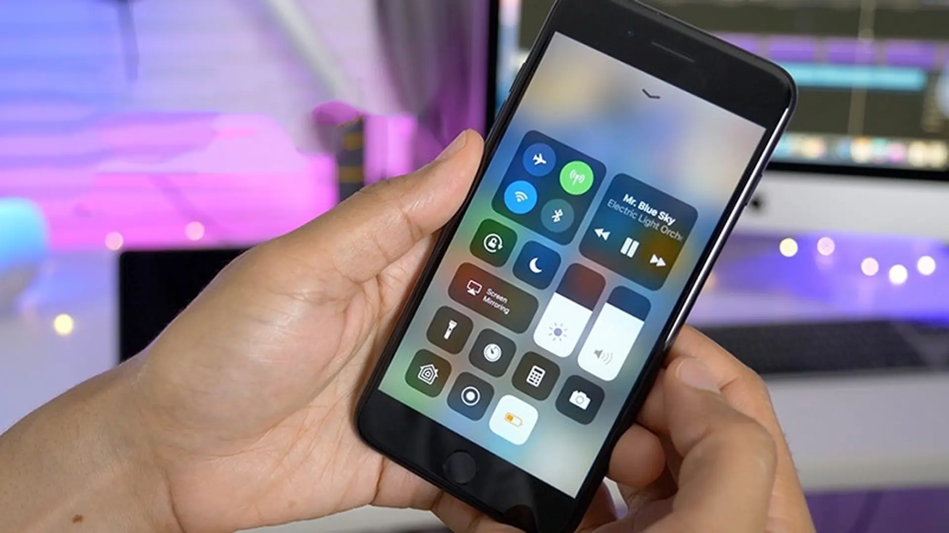 Với iOS 11.3, bạn có thể nghe Youtube ngay cả khi đang ở chế độ màn hình khóa