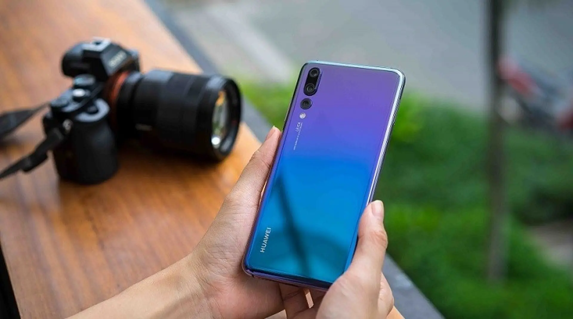 Trên tay chiếc smartphone Android “tai thỏ” có thiết kế đẹp nhất thời điểm hiện tại