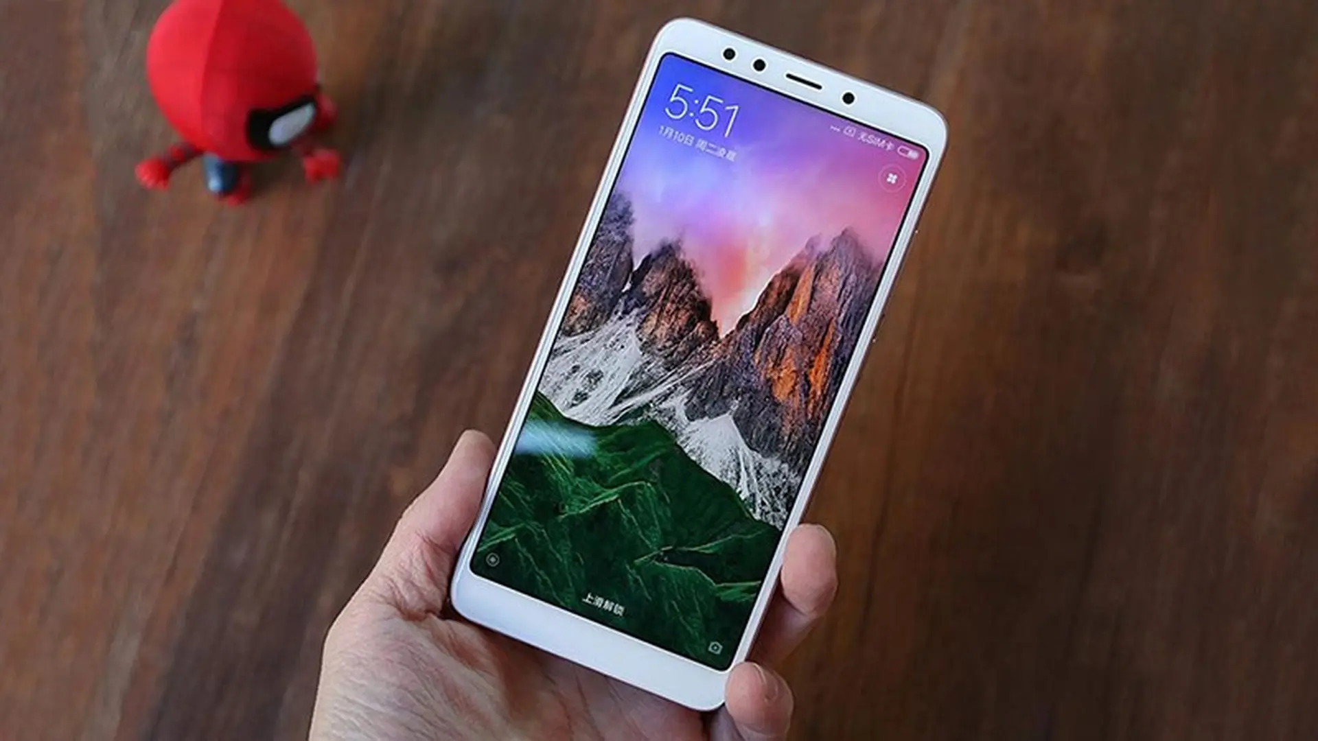 4 smartphone giá tốt sở hữu pin “khủng” trên 4.000 mAh